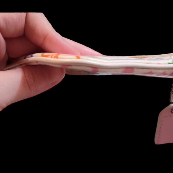 COACH WRISTLET COATED CANVAS EUC. - Picture 4 of 6